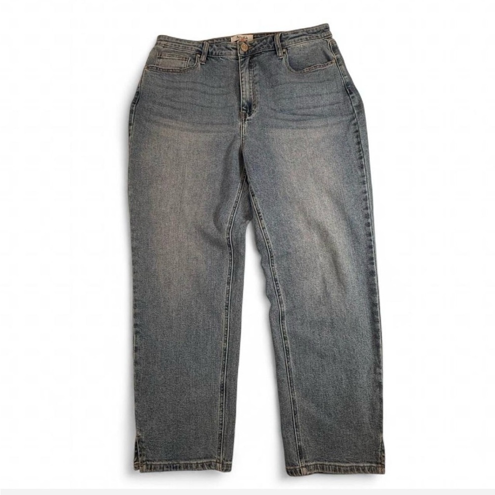 ARULA Straight Leg Jeans Medium Light Wash